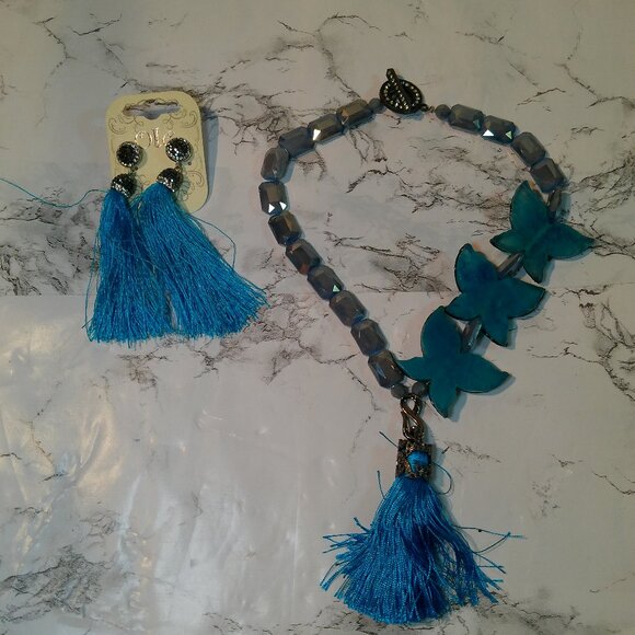 Two Toned Blue statement necklace (420) - Picture 1 of 16